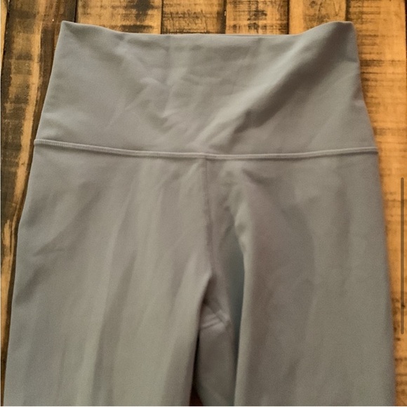 Fabletics PureLuxe Ultra High-Waisted 7/8 Legging in Raincloud - Picture 4 of 5